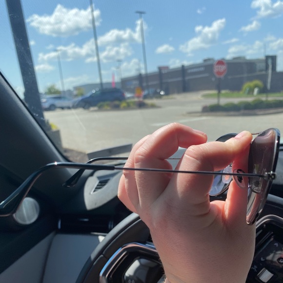 Ray-Ban Polarized Aviator sunglasses - Picture 3 of 5